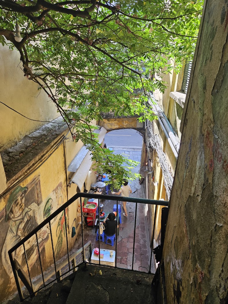 Hanoi Coffee Station & Restaurant - Hanoi Coffee Station & Restaurant Tầng 2, 44 P. Hàng Bè, Hàng Bạc, Hoàn Kiếm, Hà Nội 11011, Vietnam