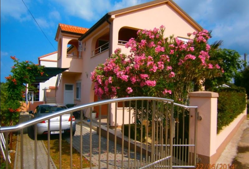 Apartments Zaton***