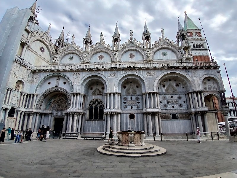 Saint Mark's Basilica - Saint Mark's Basilica P.za San Marco, 328, 30124 Venezia VE, Italy