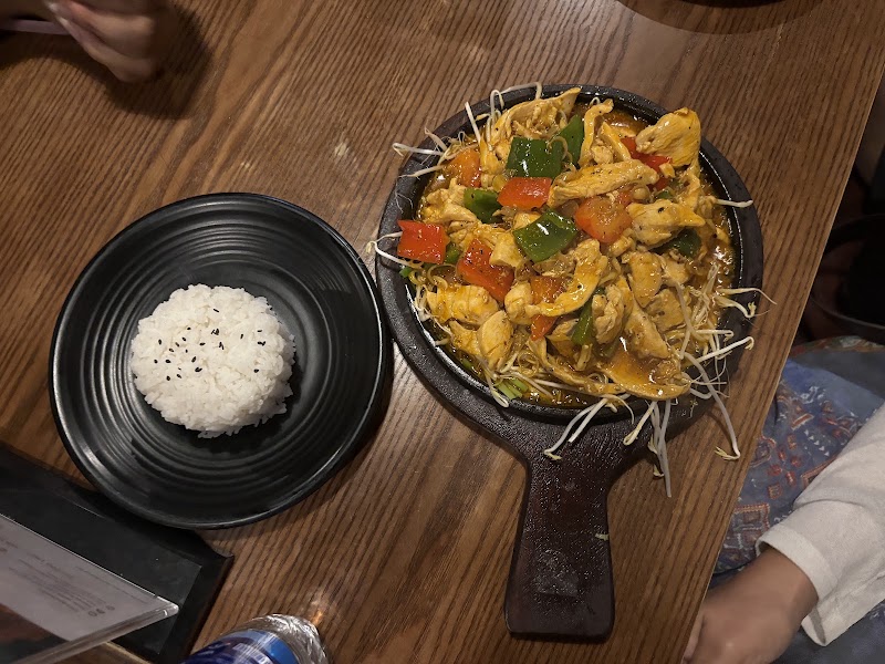 Hoang's Restaurant - Vietnamese Restaurant & Vegan Food - Hoang's Restaurant - Vietnamese Restaurant & Vegan Food 54 P. Hàng Buồm, Hàng Buồm, Hoàn Kiếm, Hà Nội 100000, Vietnam