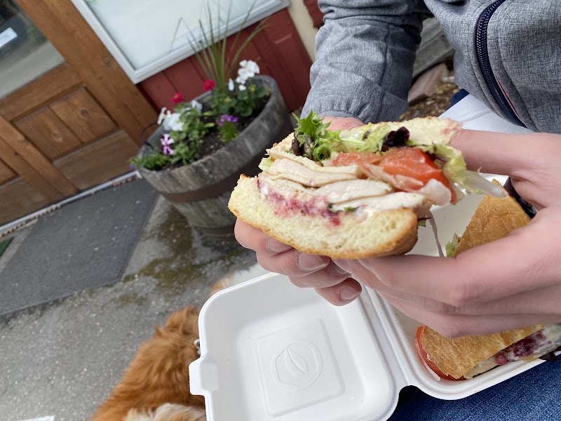 Grape Leaf Café - Grape Leaf Café 360 Robinson Ave, Naramata, BC V0H 1N1, Canada