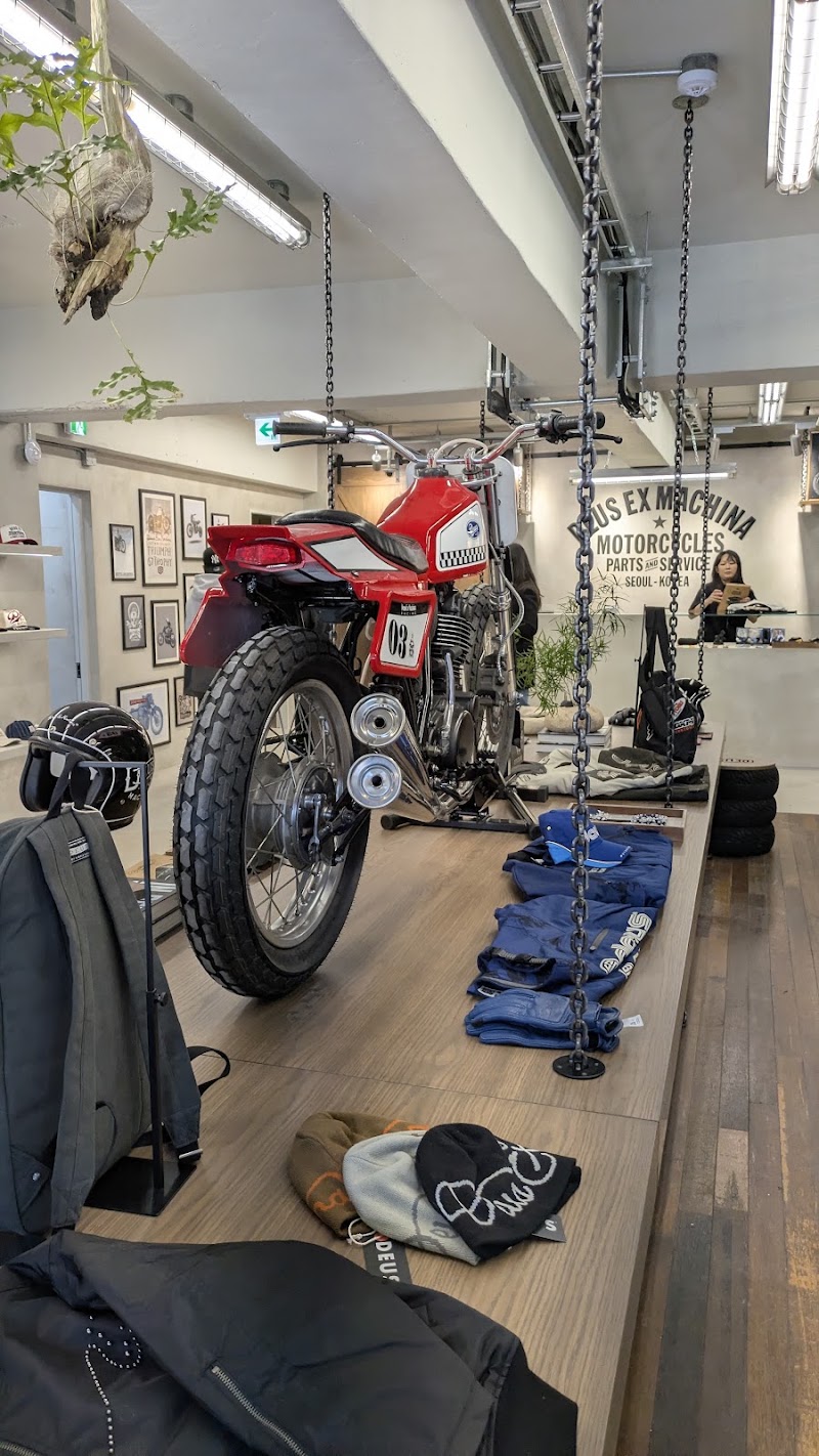 Deus Ex Machina - The Chamber of Eternal Combustion - Deus Ex Machina - The Chamber of Eternal Combustion, 56 Ttukseom-ro 17ga-gil, Seongdong-gu, Seoul, South Korea