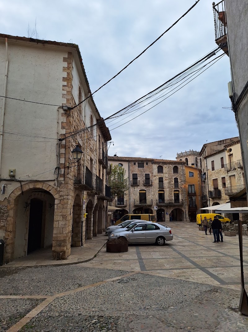Carrer del Mestre Abraham des Catllar - Carrer del Mestre Abraham des Catllar Carrer del Mestre Abraham des Catllar, 17850 Besalú, Girona, Spain