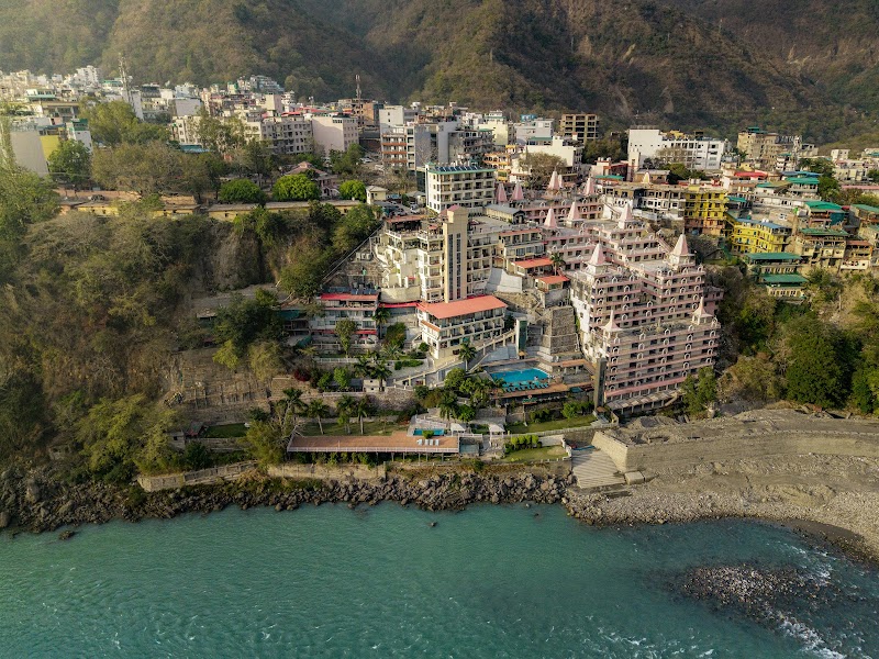 Divine Resort : Hotel in Rishikesh - Divine Resort : Hotel in Rishikesh Laxman Jhula Rd, near Church, Tapovan, Rishikesh, Jonk, Uttarakhand 249137, India