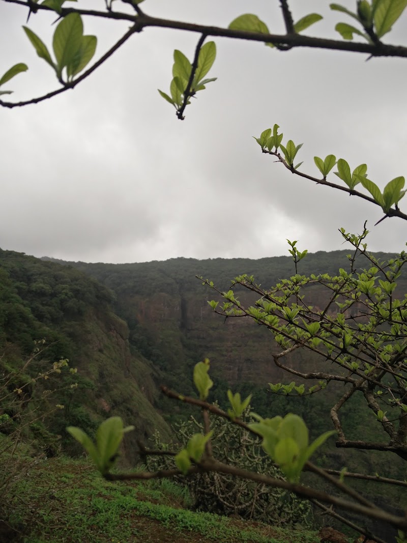 Maldunga Point - Maldunga Point X7X9+G9G, Matheran, Maharashtra 410102, India