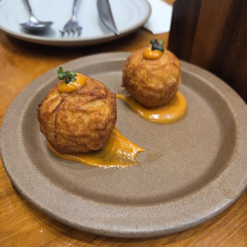 OIKOS - Brunch & Bar - OIKOS - Brunch & Bar 304/2 Vanit VIllage (Building C 1st floor, Room 102 Soi Ari 1, Khwaeng Samsen Nai, Khet Phaya Thai, Krung Thep Maha Nakhon 10400, Thailand