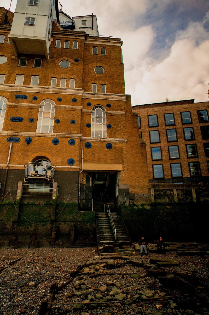 Horselydown Old Stairs - Horselydown Old Stairs, 48 Shad Thames, London SE1 2LY, UK