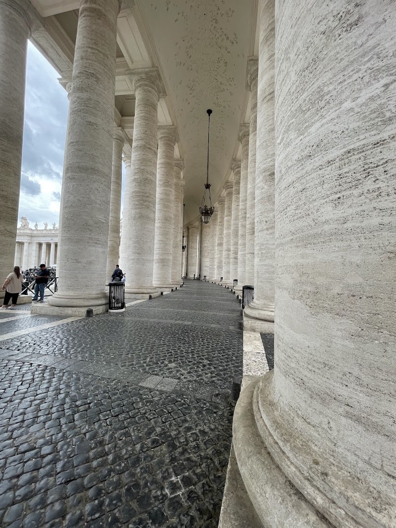 Bernini Fountain - Bernini Fountain, Piazza San Pietro, 00120 Città del Vaticano, Vatican City