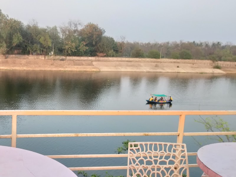 Riverfront Garden - Riverfront Garden 6H6R+FVQ, Raipur, Chhattisgarh 490042, India