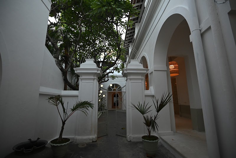 La Cedille - French Heritage House