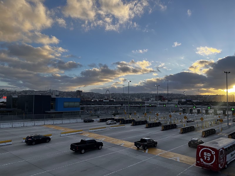 San Ysidro Border Crossing - San Ysidro Border Crossing, 725 E San Ysidro Blvd, San Diego, CA 92173, USA