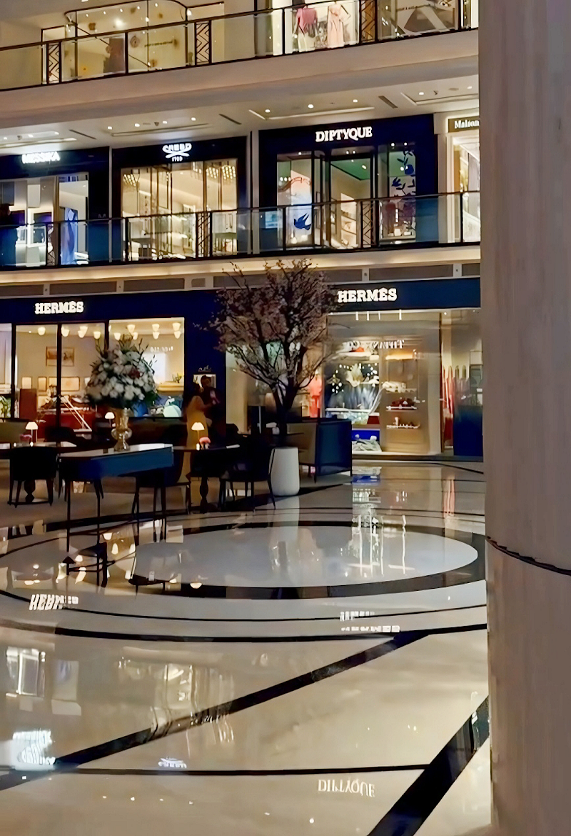 Hermès New Delhi - The Chanakya - Hermès New Delhi - The Chanakya The Commercial Complex, Yashwant place, G8-G9, Chankya Cinema Ln, Chanakyapuri, New Delhi, Delhi 110021, India