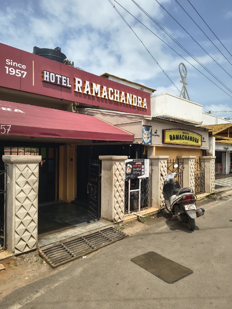 Bedford circle - Bedford circle, 9R22+2WC, No 15, Bedford Circle, opp. Indus Ind Bank, Alwarpet, Coonoor, Tamil Nadu 643101, India