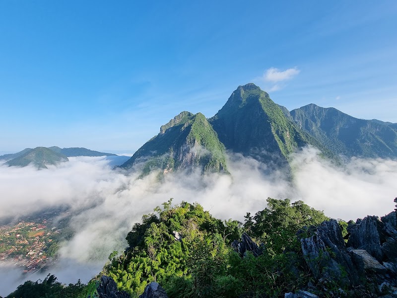 Phadeng Peak Viewpoint ຈຸດຊົມວິວພູຜາແດງ - Phadeng Peak Viewpoint ຈຸດຊົມວິວພູຜາແດງ, Nong Khiaw, Laos