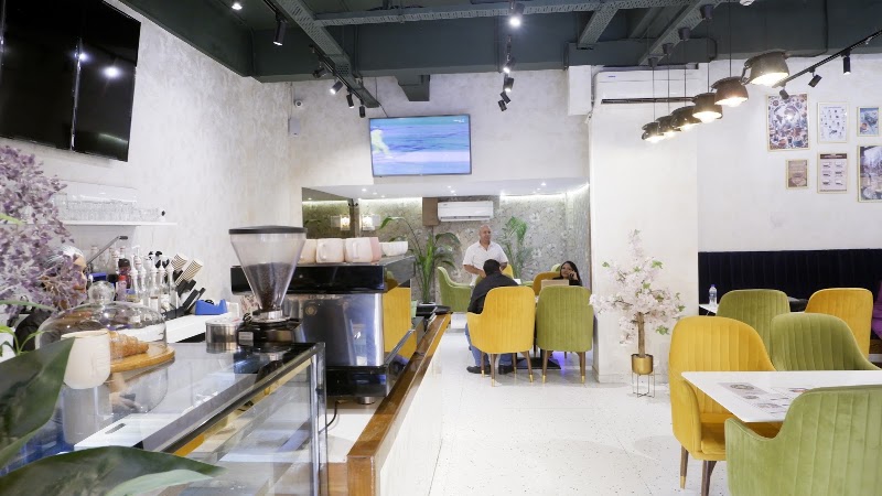 MOKABBI CAFÉ & BISTRO - MOKABBI CAFÉ & BISTRO Ground Floor, Jagdamba Commercial Complex, Shop 3 & 4, New Link Rd, Malad, Kanchpada, Malad West, Mumbai, Maharashtra 400064, India