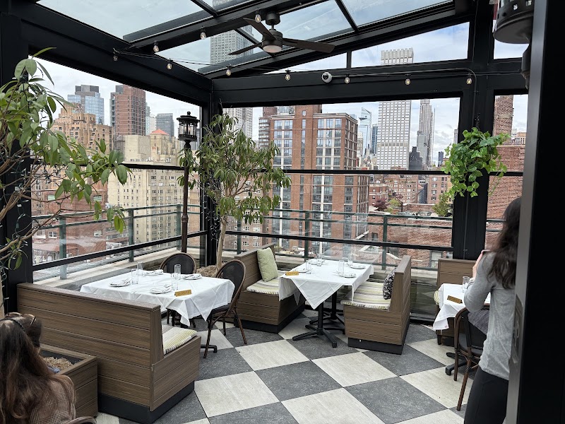 Vintage Green Rooftop - Vintage Green Rooftop 303 Lexington Ave 16th Floor, New York, NY 10016, USA