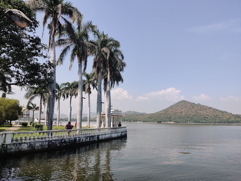 Nehru Garden - Nehru Garden Vasupujy Complex, FatehSagar Lake Udaipur, 5, Mewar Motor Link Rd, Fateh Sagar Lake, Udaipur, Rajasthan 313004, India