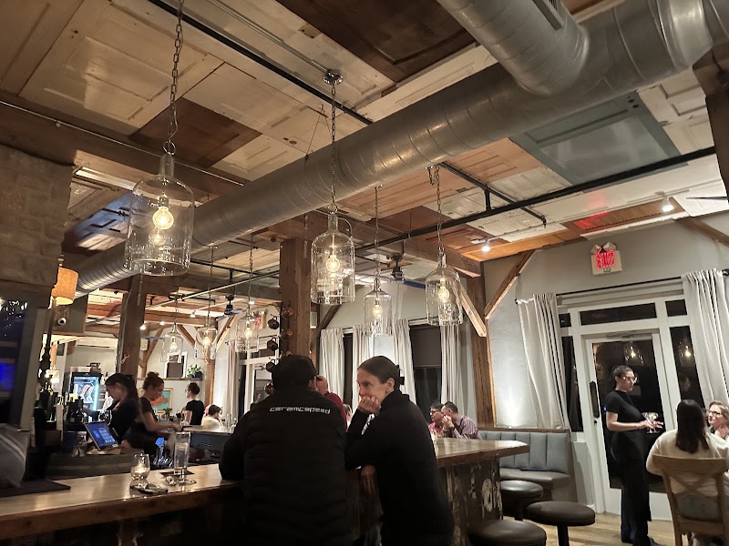 Bleu Restaurant & Lounge