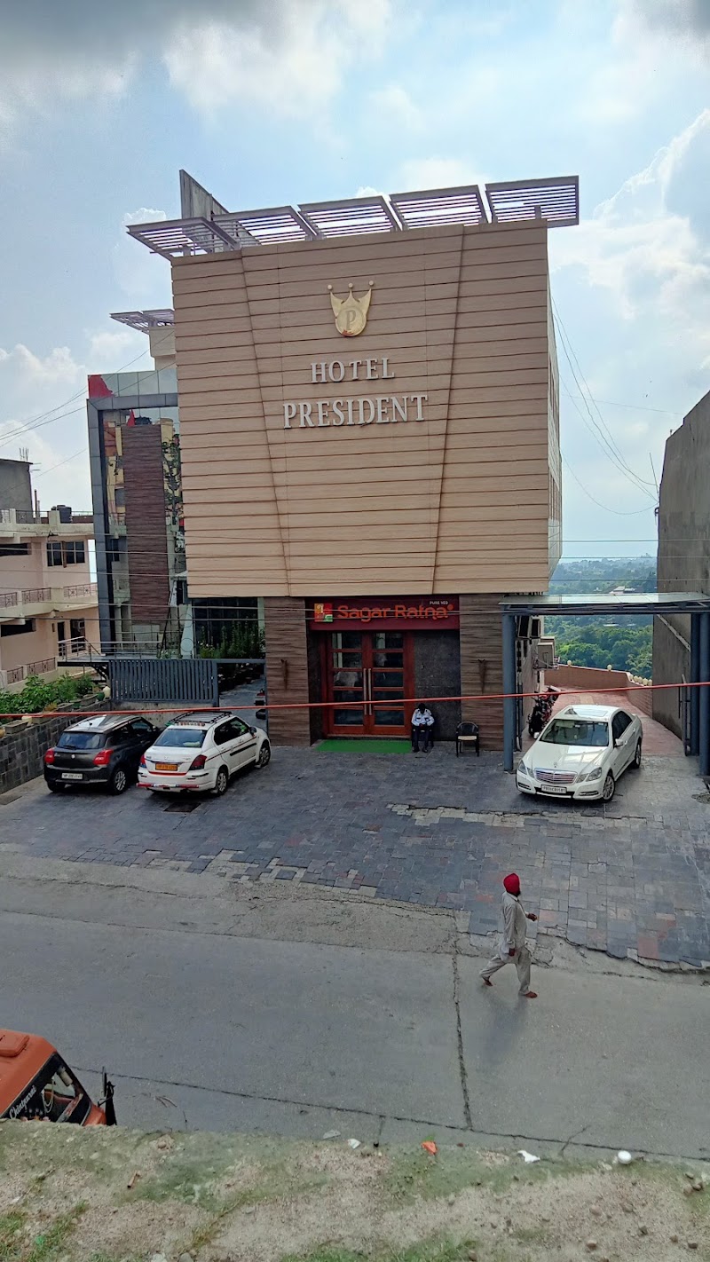 Hotel President - Hotel President R436+559, opp. New Bus Stand, Moien, Chintpurni, Himachal Pradesh 177110, India