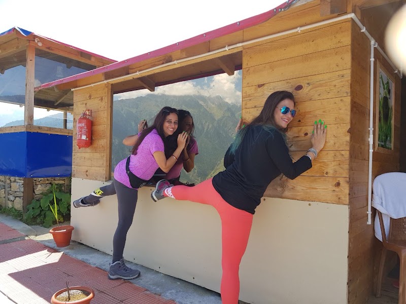 Blue Poppy Resort, Auli - Blue Poppy Resort, Auli near GMVN, Auli, Auli Laga Salude, Uttarakhand 246443, India