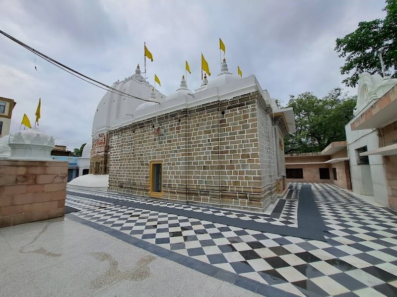 Shri Bharat Mandir - Shri Bharat Mandir 9, Ghat Rd, Mayakund, Rishikesh, Uttarakhand 249201, India