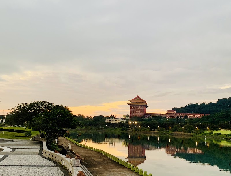 Dajia Riverside Park - Dajia Riverside Park No. 5號, Binjiang St, Xinzhuang Village, Zhongshan District, Taipei City, Taiwan 104
