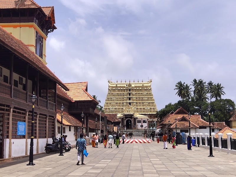 Sree Padmanabhaswamy Temple - Sree Padmanabhaswamy Temple West Nada, Fort, East Fort, Pazhavangadi, Thiruvananthapuram, Kerala 695023, India