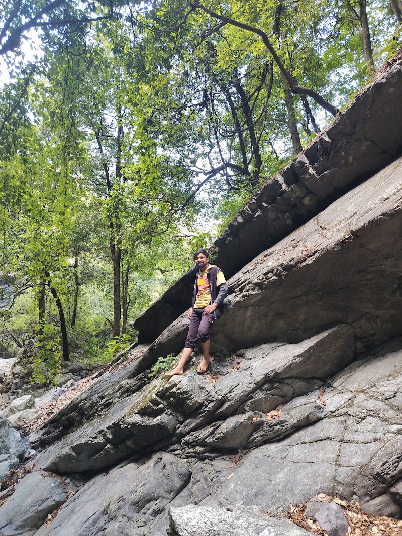 Dunikhal Waterfall - Dunikhal Waterfall CF5C+QR, Naina Range, Uttarakhand 263132, India