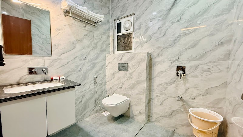 Hotel Mantri Ji - Hotel Mantri Ji A-6/5 Mahakal vanijya Kendra, Nanakheda, Mahakal Vanijya, Ujjain, Madhya Pradesh 456010, India