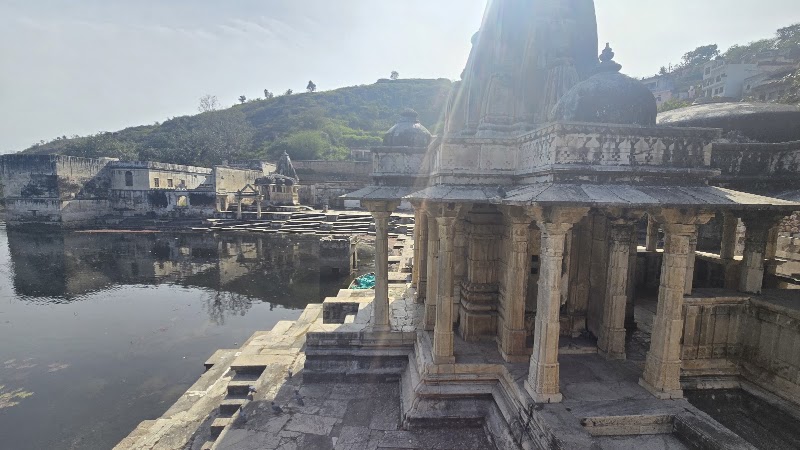 Eklingji Mahadev Mandir - Eklingji Mahadev Mandir HMJJ+3Q2, Ashoka Haveli, Udaipur, Rajasthan 313004, India