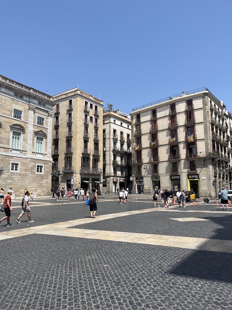 SANDEMANs Tours - Free Tour Barcelona - SANDEMANs Tours - Free Tour Barcelona, Plaça de l'Àngel, Ciutat Vella, 08002 Barcelona, Spain