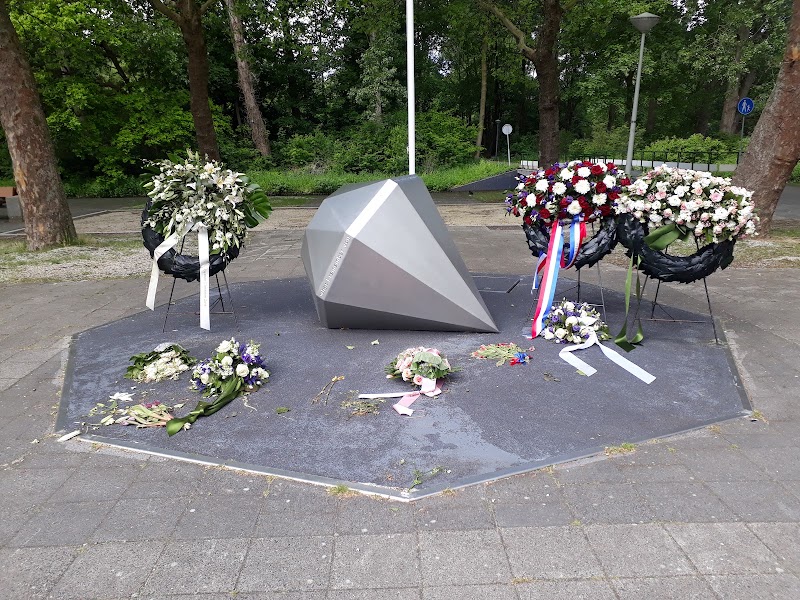 World War II Monument - World War II Monument Gijsbrecht van Aemstelpark, 1082 DD Amsterdam, Netherlands