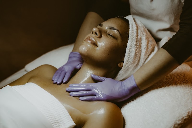 Crown Plaza Spa - Crown Plaza Spa Site No.2, opposite Signature Tower, Sector 29, Gurugram, Haryana 122009, India