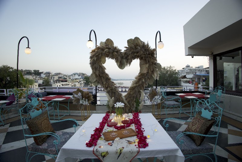 Mannat Cafe & Restaurant
