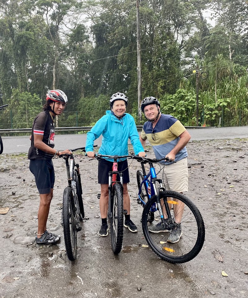 Bike Arenal - Bike Arenal, 400 metros sur de la Iglesia Católica, La Fortuna, Costa Rica 702 319A, Provincia de Alajuela, La Fortuna, Barrio Pilo, 21007, Costa Rica