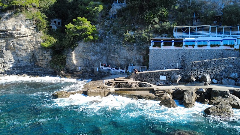 One Fire Beach Club - One Fire Beach Club, Via Gavitella, 1, 84010 Praiano SA, Italy