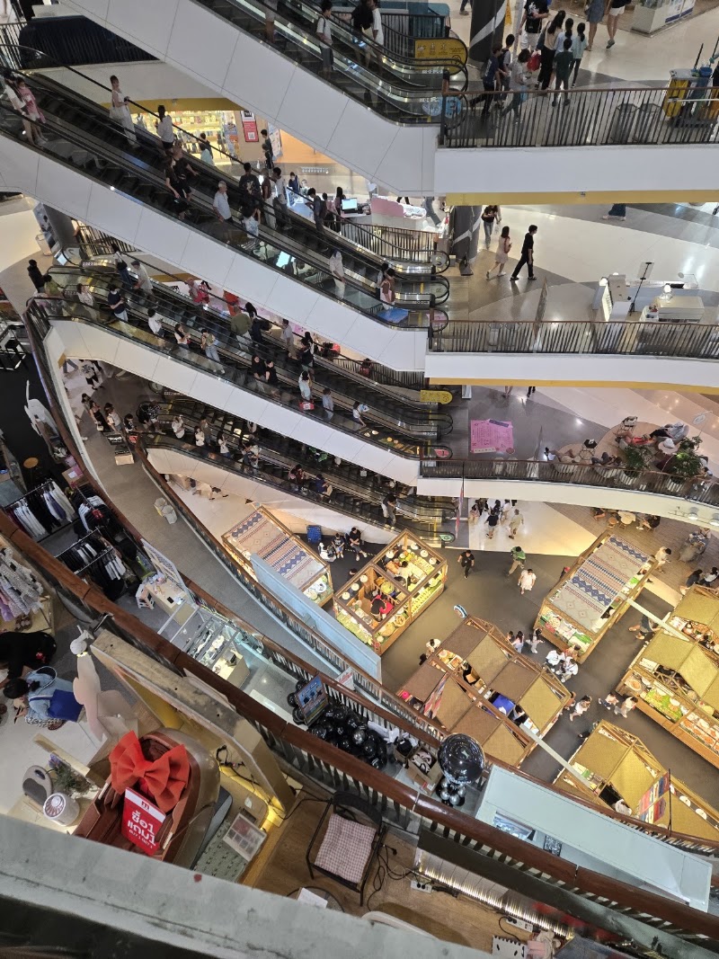 Central Plaza Mall - Central Plaza Mall 2, गोल्फ कोर्स मार्ग, Parsvnath Exotica, DLF Phase 5, Sector 42, Gurugram, Haryana 122011, India
