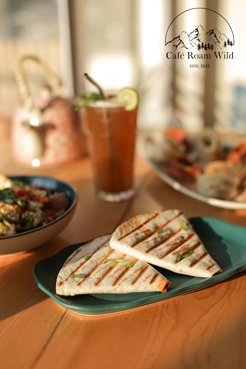 Café Roam Wild - Café Roam Wild, Landing site, Bir, Suja, Himachal Pradesh 176077, India
