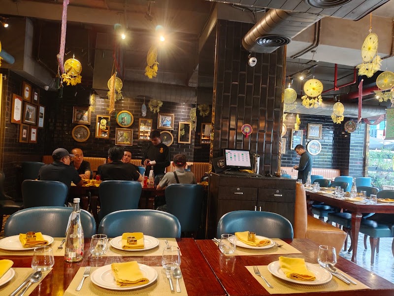 Punjab Grill DLF Cyber Hub - Punjab Grill DLF Cyber Hub Shop 19, Ground, Cyber City, DLF Tower 10th Rd, DLF Cyber City, DLF Phase 2, Sector 24, Gurugram, Haryana 122002, India