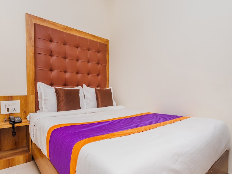 Hotel Era - Stay Near International Airport - Hotel Era - Stay Near International Airport Saibaba Industrial Estate, B1/B, Marol Maroshi Rd, opposite Hotel Leafio Marigold, Gamdevi, Marol, Andheri East, Mumbai, Maharashtra 400059, India