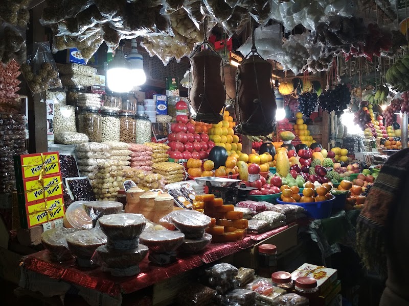 Gariahat Market - Gariahat Market, Fern Pl, Gariahat Market, Ballygunge Gardens, Gariahat, Kolkata, West Bengal 700019, India