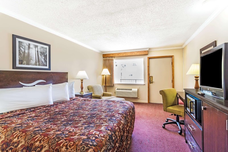 Days Inn by Wyndham San Antonio Southeast/Frost Bank Center - Days Inn by Wyndham San Antonio Southeast/Frost Bank Center 5003 Rigsby Ave, San Antonio, TX 78222, USA