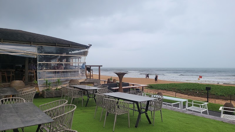 Yazu – Pan Asian Beach Club