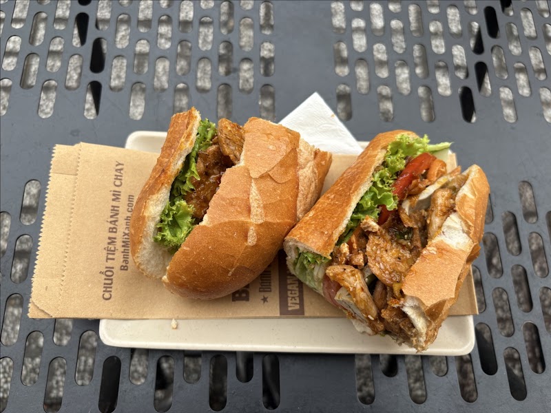 Banh Mi Xanh - Vegan Banh Mi - Banh Mi Xanh - Vegan Banh Mi 38 Lê Thị Riêng, Bến Thành, Hồ Chí Minh 71009, Vietnam