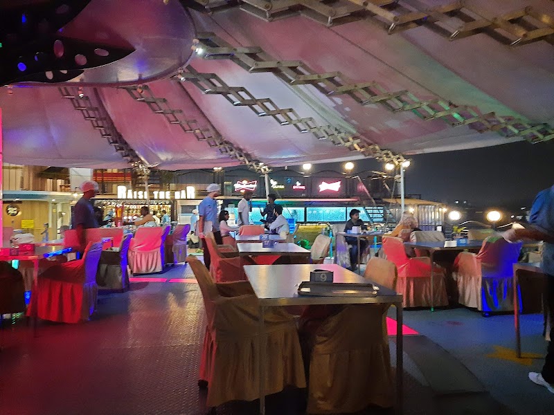 Highpark Revolving Bar & Restaurant - Highpark Revolving Bar & Restaurant 28, D Devaraj Urs Rd, Subbarayanakere, Chamrajpura, Mysuru, Karnataka 570001, India