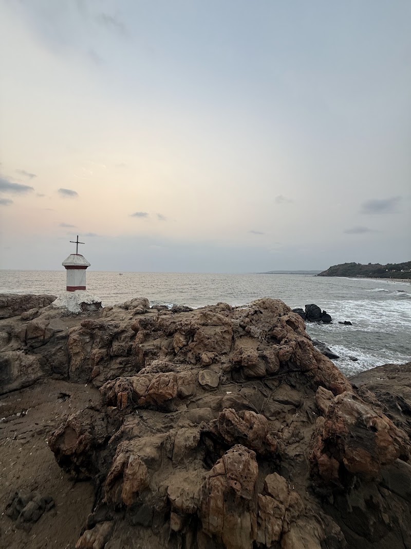 Vagator Beach Cross - Vagator Beach Cross HPXM+R2W, Bardez, Anjuna, Goa, India