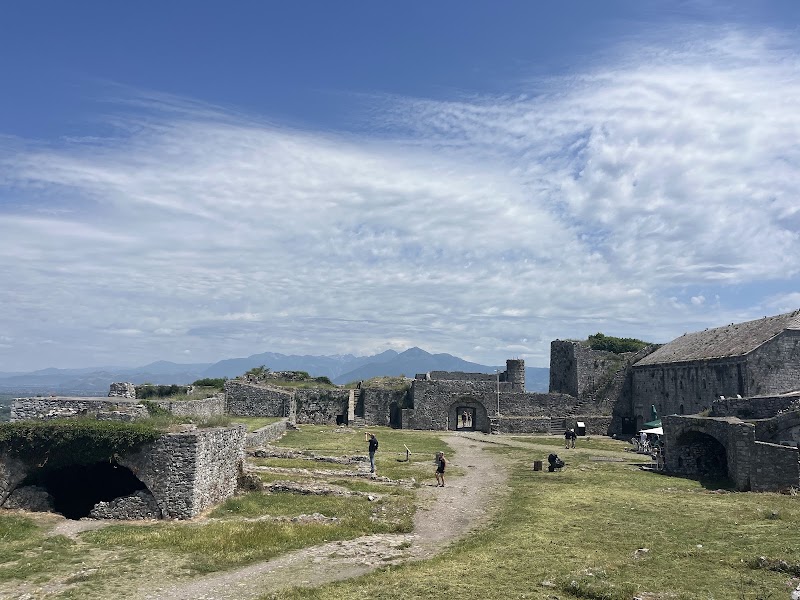 Rozafa Castle - Rozafa Castle, 2FWV+HCH, Rruga Rozafa, Shkodër, Albania