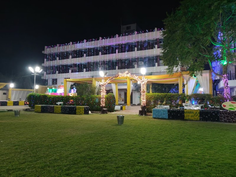 Hotel Gomti Nandan Palace - Hotel Gomti Nandan Palace Veer Savarkar Ward, Near Galla Mandi, near Hotel Gomti Nandan Palace, Pushp Vihar Colony, Shah Colony, Bina, Madhya Pradesh 470113, India