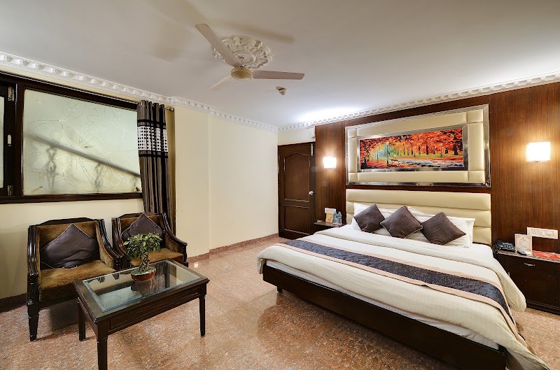 Hotel City Heart Premium - Hotel City Heart Premium SCO 202-203-204, Bridge Road, above Tasva, Shopping Plaza, 17C, Sector 17, Chandigarh, 160017, India