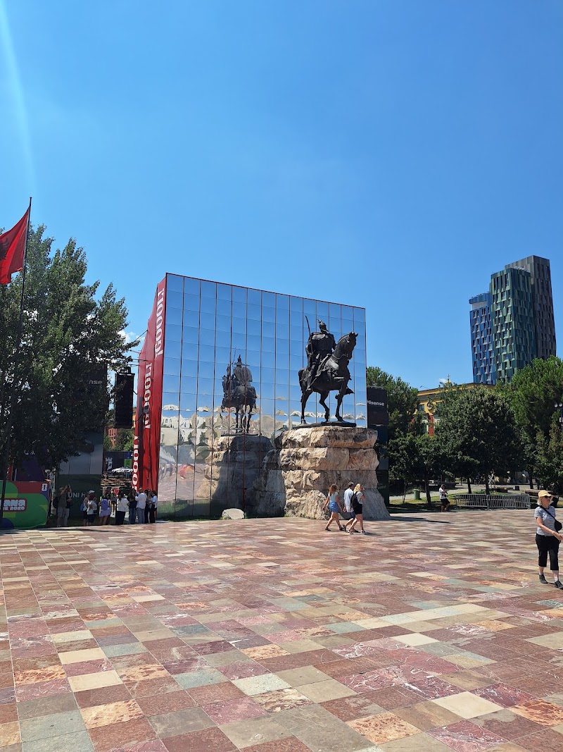 Tirana centre - Tirana centre, 8RJC+655 9-Katëshet, Rruga E Dibrës, Tiranë, Albania